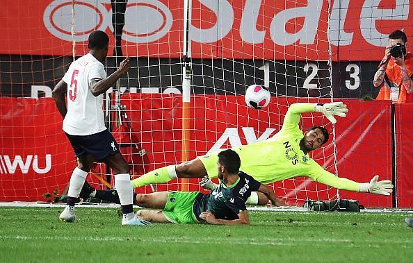 Wijnaldum put Liverpool ahead